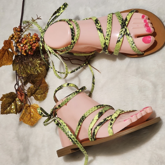 Stylish Green Strappy Sandals - Picture 2 of 4